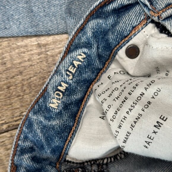 American Eagle Outfitters Mom Jeans - Light Wash - Size 4 Regular - Picture 3 of 6